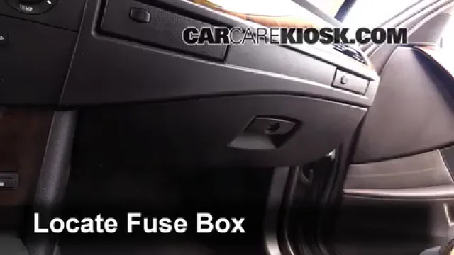 2006 BMW 530xi 3.0L 6 Cyl. Wagon Fuse (Interior) Check